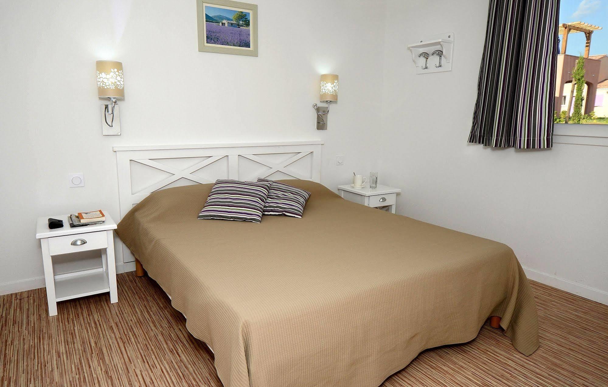 بارادو Residence Odalys Le Mas Des Alpilles المظهر الخارجي الصورة